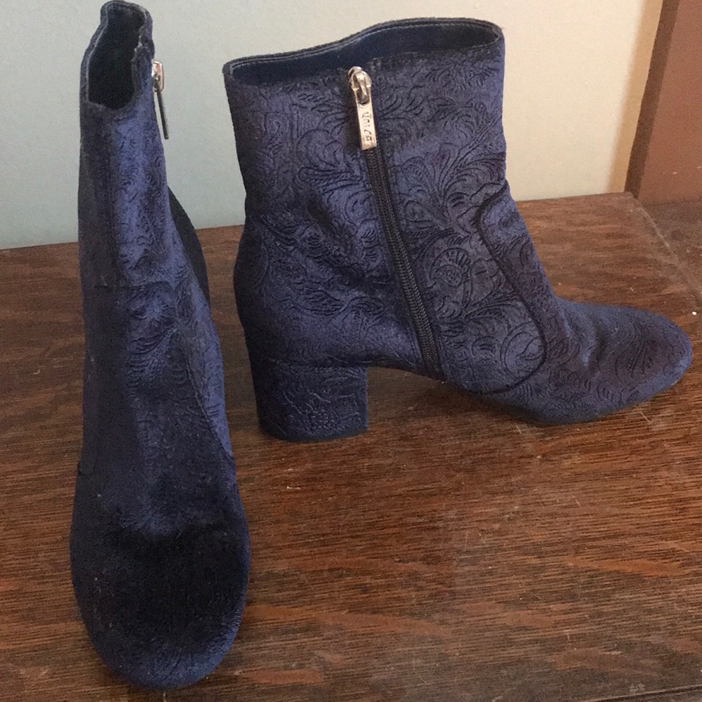 Velvet boots